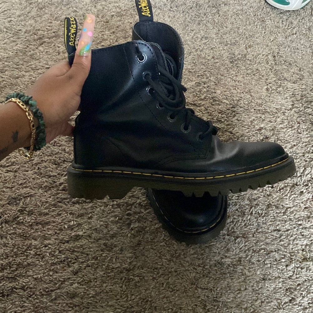 Dr Martens combat boots✨